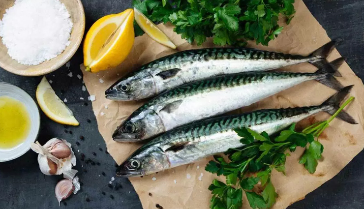 eggs,soybean,spinach,Fatty Fish,flax seeds,sweet potatoes,Nuts,food for hair,healthy food,hair care tips,beauty tips