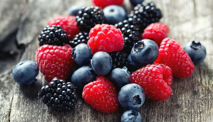 garlic,mushrooms,brightly-colored vegetables,Nuts,berries,immune system,foods to boost  immune system,healthy foods,Health tips,fitness tips