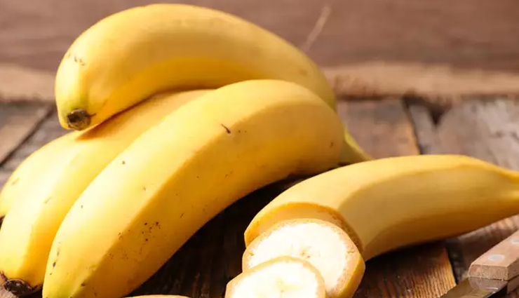 Beans,pumpkin seeds,broccoli,milk,eggs,carrots,tomatoes,bananas,healthy food,food for nails,nails care tips,beauty tips,skin care tips