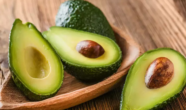 apples,brazil nuts,celery,avocado,kale,food to protect skin,food for glowing skin,skin care tips,beauty tips,summer beauty tips