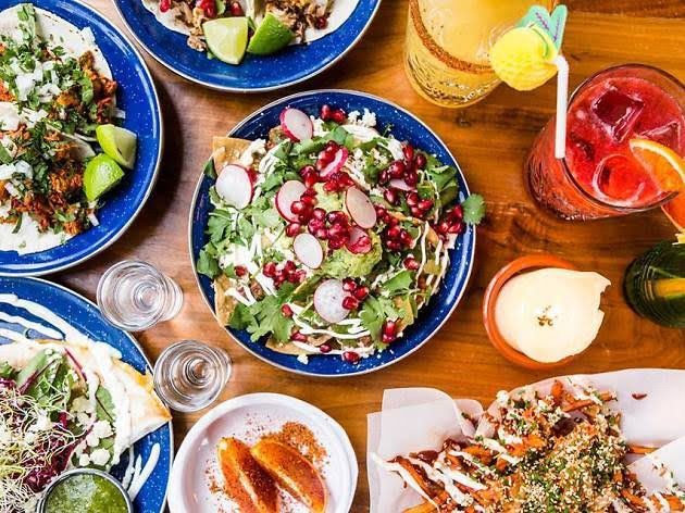 amsterdam,food in amsterdam,kroket,freshly baked speculaas,patatje oorlog,freshly baked stroopwafel,frikandel speciaal