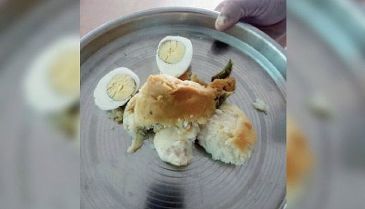 मरीजों की शिकायत / अस्पताल से मिल रहा अधपका खाना, सड़ांध मारते रहते हैं डस्टबीन