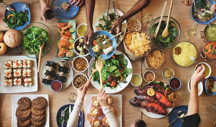 food poisoning,food that causes food poisoning,sunny-side-up eggs,rotisserie chicken,chicken liver,burgers,tuna