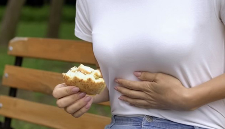 गर्मियों में बहुत उठती हैं फूड प्वाइजनिंग की समस्या, राहत दिलाएंगे ये 8 घरेलू नुस्खें 