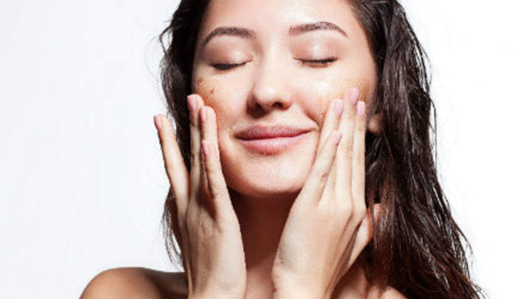 5 Food Scrubs That will Lighten, Brighten and Highlight Your Skin
