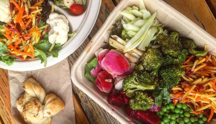 food to avoid before traveling,traveling tips,food tips,fried foods,Alcohol,cheese and cold meat,herbal teas,milk and dairy products