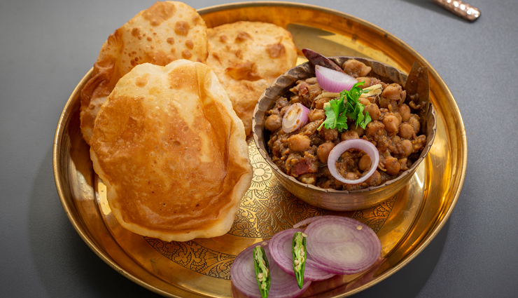 foreign foods to try,food to try around the world,ceviche,bibimbap,chole bhature,butter tart,miang kham,tacos