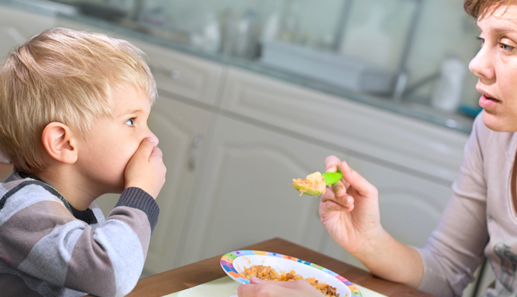 क्या आपके बच्चे में भी हैं भोजन झूठा छोड़ने की आदत, इस तरह समझाएं उन्हें do your children also have the habit of leaving food lying,explain them in this way,mates and me,relationship tips