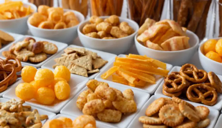 foods causing headaches,headache triggers,migraine diet,headache prevention foods,common headache foods,dietary headache triggers,foods to avoid for headaches,headache management,headache-inducing foods,headache and diet