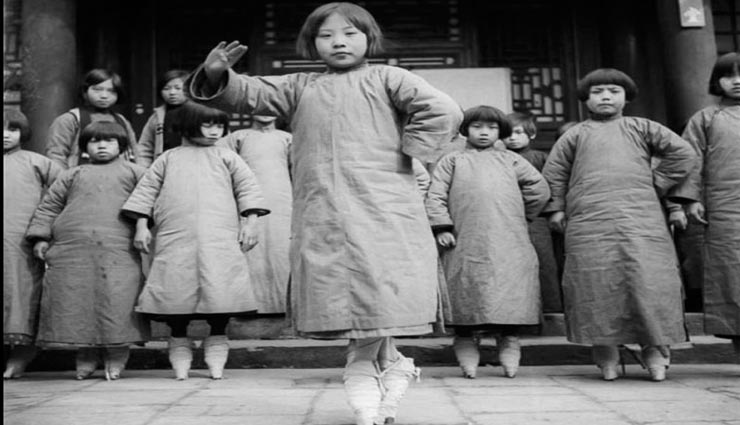 10वीं सदी का खतरनाक फैशन, खूबसूरती के लिए पैरों को तोड़कर देती थीं ऐसा आकार