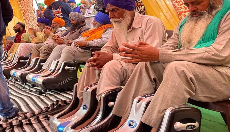 foot massage machine,farmers protest,delhi farmers protest ,सिंघू बॉर्डर 
