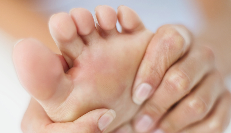 Health tips,healthy living,4 ways to get relief from year long foot pain,tips to get rid of foot pain,home remedies to treat foot pain,how to deal with foot pain