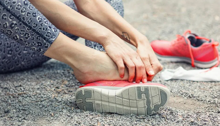 tips to keep your feet soft naturally,beauty tips,beauty hacks