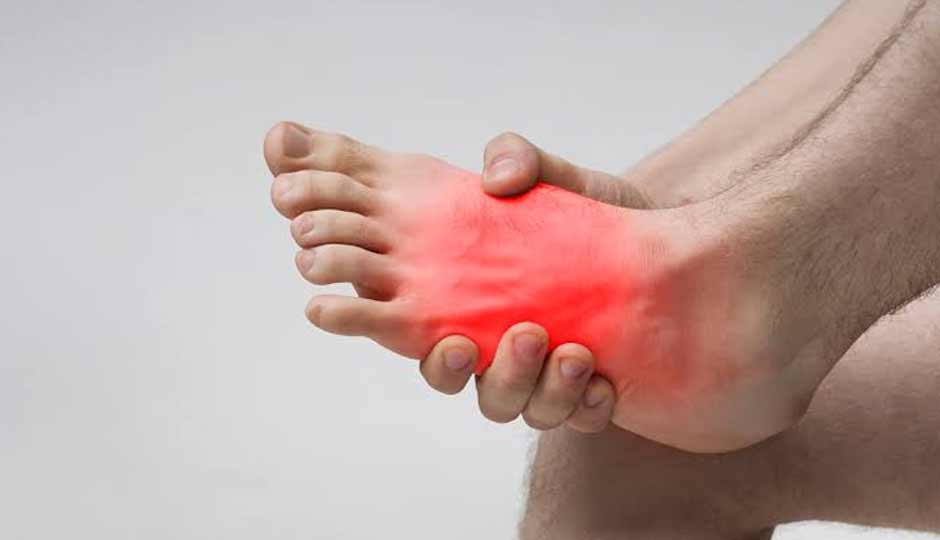 10 Home Remedies To Treat Foot Pain