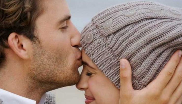 mates and me,6 types of kiss and their meaning,different types of kisses,kissing your girlfriend understand its meaning