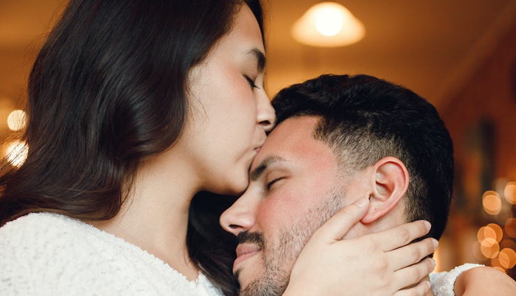 forehead kiss,forehead kiss symbolism,forehead kiss meaning,forehead kiss special meaning,forehead kiss significance,forehead kiss emotions,forehead kiss intimate gesture,forehead kiss non-sexual affection,what does a forehead kiss mean,why is a forehead kiss special,subconscious signs of forehead kiss,emotional connection in forehead kiss,the power of forehead kisses,deep affection in forehead kisses,forehead kiss in relationships