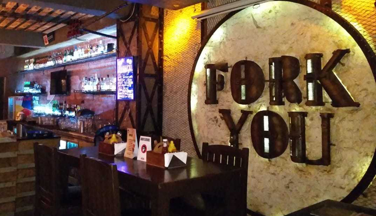 hauz khas village in delhi,food cafes in hauz khas village in delhi,delhi travel,holidays in delhi