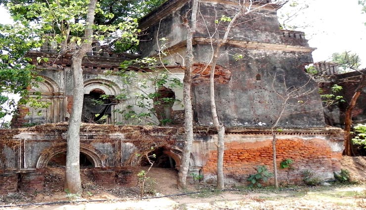 weird news,weird fort,mysterious fort,raja jagatpal singh fort,ranchi fort,fort attracts lighting