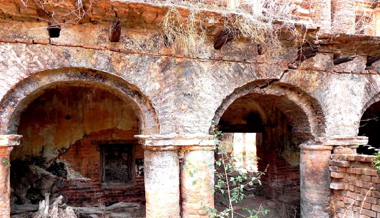 weird news,weird fort,mysterious fort,raja jagatpal singh fort,ranchi fort,fort attracts lighting