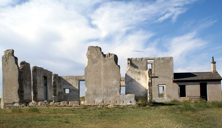 wyoming travel,things to do in wyoming,yellowstone national park,grand teton,wyoming wilderness,cowboy state,wyoming attractions,great plains,scenic places in wyoming,hiking in wyoming,wyoming geysers,hot springs wyoming,wildlife in wyoming