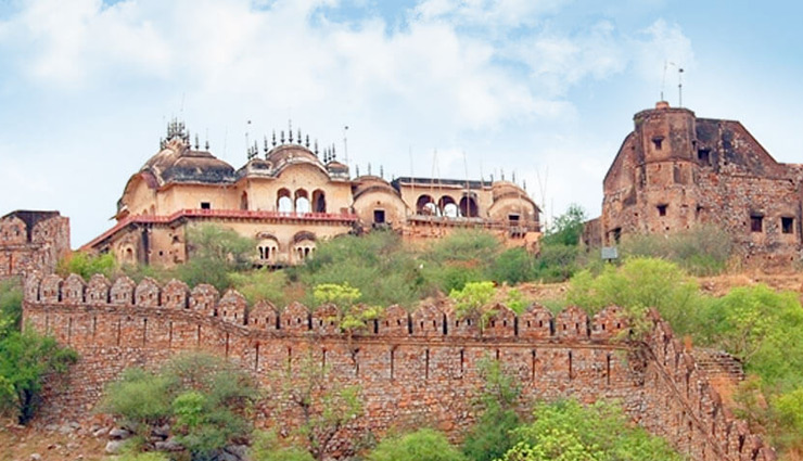 राजस्थान के इतिहास को दर्शाते है यहाँ के किले, आकर्षित करती है इनकी विशेषता