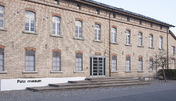 switzerland must-see attractions,matterhorn circuit trek,chateau de chillon castle visit,jet deau fountain geneva,kapellbrucke lucerne,zentrum paul klee museum bern,fraumunster church zurich,rheinfall waterfall experience,st. gallen university town exploration,bern old town unesco site,fotomuseum winterthur photography,lindenhof hill zurich history,lokremise st. gallen cultural events,swiss travel destinations,alpine adventures switzerland,historic landmarks switzerland,swiss cultural heritage,outdoor activities switzerland,top tourist attractions switzerland,swiss museum visits