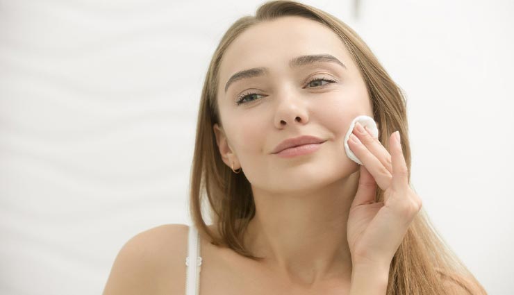 फाउंडेशन से जुड़ी ये गलतियां पड़ती हैं लड़कियों की खूबसूरती पर भारी