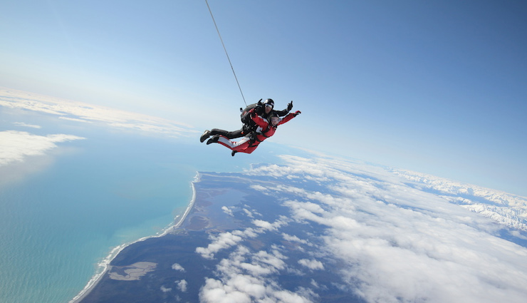 switzerland,washington,around the world,new zealand,australia,dubai,5 most amazing places for skydiving around the world,skydiving,places to do skydiving,most beautiful places for skydiving,adventurous places,fox glacier,interlaken,palm jurmeirah,snohomish,north wollongong beach,sydney