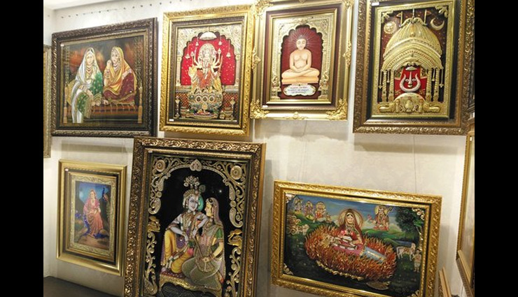 जीवन में सुख-समृद्धि लेकर आती है ये तस्वीरें, आज ही लगाएं इन्हें अपने घर में