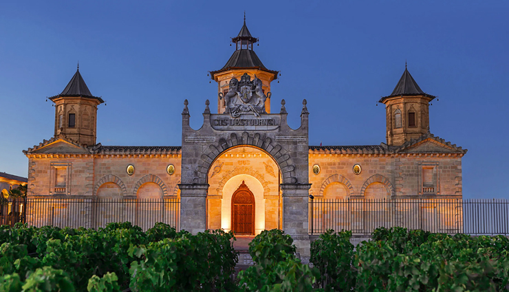 wineries,wineries in france,france,must visit wineries,chateau de lengarran,cos destournel,maison ruinart,champagne,chateau de vaults,chateau du clos de vougeot,the chateau sainte-roseline
