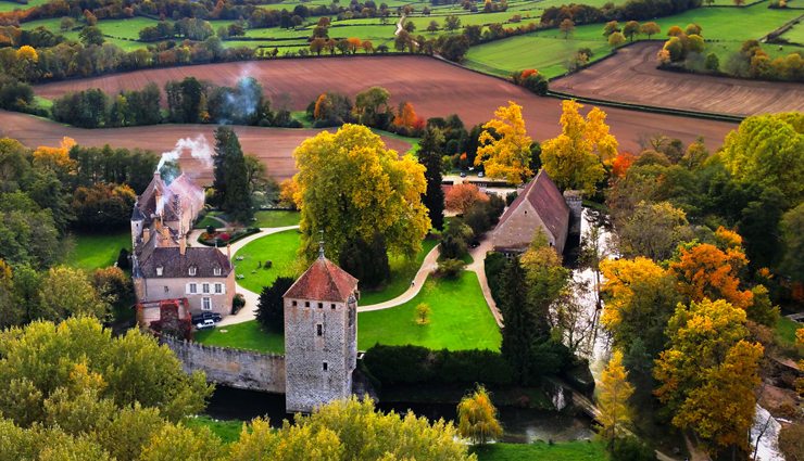 wineries,wineries in france,france,must visit wineries,chateau de lengarran,cos destournel,maison ruinart,champagne,chateau de vaults,chateau du clos de vougeot,the chateau sainte-roseline