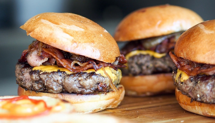 foods to avoid for anxiety,foods to avoid in the morning for anxiety,anxiety-triggering foods,caffeine and anxiety,processed cereals and anxiety,diet tips for anxiety,high-sugar drinks anxiety,anxiety management through diet,anxiety and breakfast foods,foods that worsen anxiety