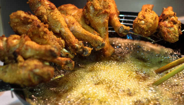 बरसात के मौसम में बढ़ जाता हैं इंफेक्शन का खतरा, करें इन आहार को अवॉइड foods to avoid during monsoon,monsoon season food precautions,stay healthy by avoiding certain foods in monsoon,foods to skip during rainy season,monsoon diet tips: foods to avoid,health risks of consuming certain foods in monsoon,best practices for food safety in monsoon,monsoon food restrictions for better health,foods to exclude from your diet during the rainy season,monsoon health tips: foods to steer clear of