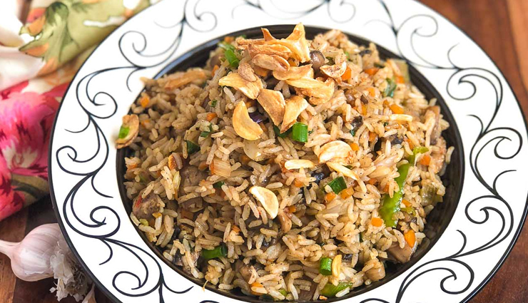 Recipe- Spicy and Lip Smacking Burnt Garlic Mushroom Fried Rice For Lunch
