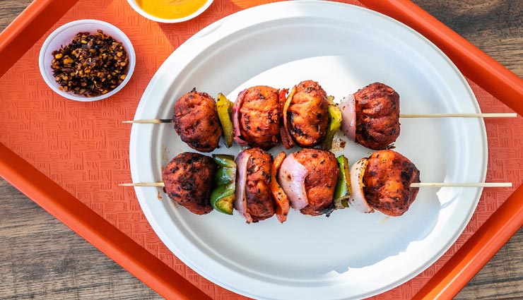 वीकेंड पर बनाए 'फ्राइड तंदूरी मोमोज', मिलेगा लजीज स्वाद #Recipe