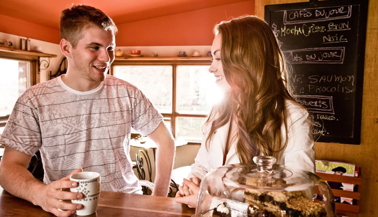 5 Things That Can Happen When You are Still Friend With Your Ex