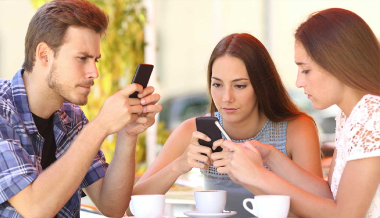 social media comparison: relationship killer,avoiding social media arguments with partners,trust issues caused by social media habits,mindful posting: nurturing trust in relationships,setting relationship goals beyond social media,the impact of social media pda on relationships,social media etiquette for couples,fomo and its influence on relationship satisfaction,digital infidelity: recognizing warning signs,counseling for relationships affected by social media