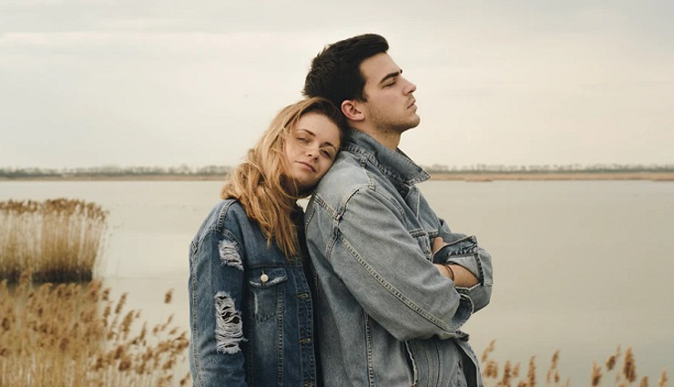 how to friendzone a girl,friendzone tips,let her down gently,reject a girl nicely,handling friendzone,friendzoning advice,maintaining friendship after rejection,friendzone without hurting,respectfully friendzone,friendzone conversation tips,dealing with unwanted crush