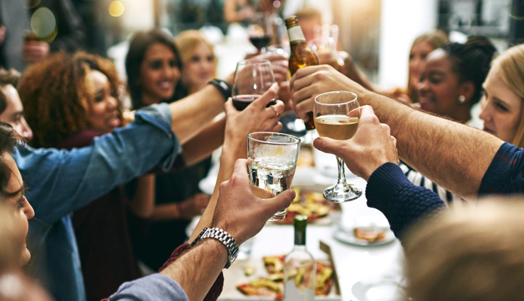 signs you are an attention whore,attention seeker,mates and me,relationship tips