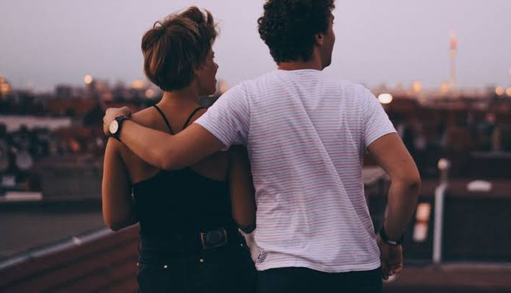 romantic friendship,affectionate friendship,friends to lovers,emotional connection,romantic feelings without dating,signs of romantic friendship,non-sexual bond,intimate friendships,passionate friendship,romantic relationships,study on romantic friendships