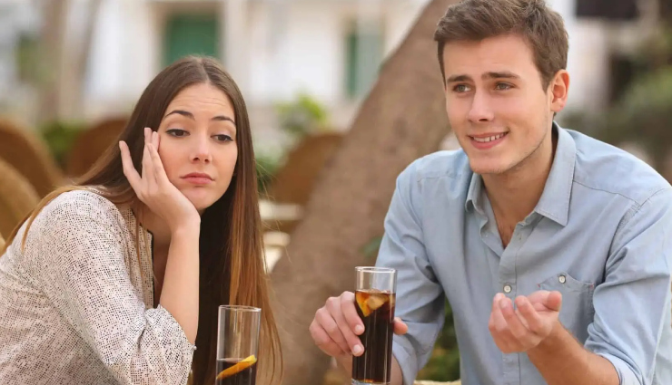 signs of being friendzoned,friendzoned by girl,recognizing friendzone signs,clues youa are in the friendzone,identifying friendzone signals,realizing friendzoned status,knowing you are in the friendzone,clear signs of being friendzoned,understanding friendzone cues,friendzone indicators from a girl