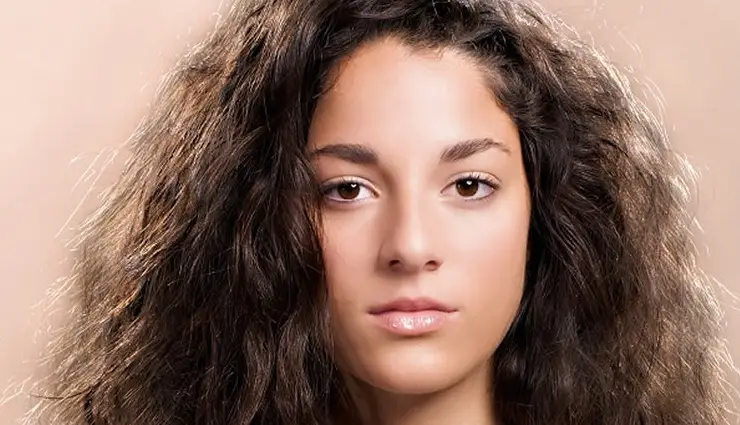 coconut oil benefits,coconut oil for skin,coconut oil for hair,natural moisturizer,hair growth oil,frizz control,skin glow,antimicrobial oil,healthy hair tips,radiant skin care