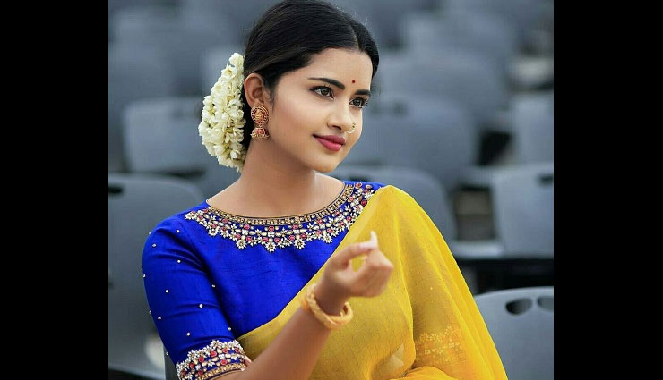 trending front neck designs,neck designs for blouse,trending blouse designs,fashion tips,latest fashion trends