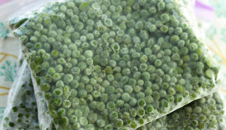 eggless yorkshire pudding,eggless yorkshire pudding with onion gravy,eggless yorkshire pudding with minty leaves,Eggless Recipe,pudding recipe,recipe