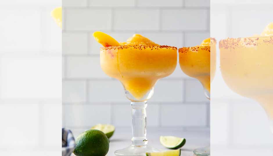Mouthwatering Frozen Peach Cocktail Recipe
