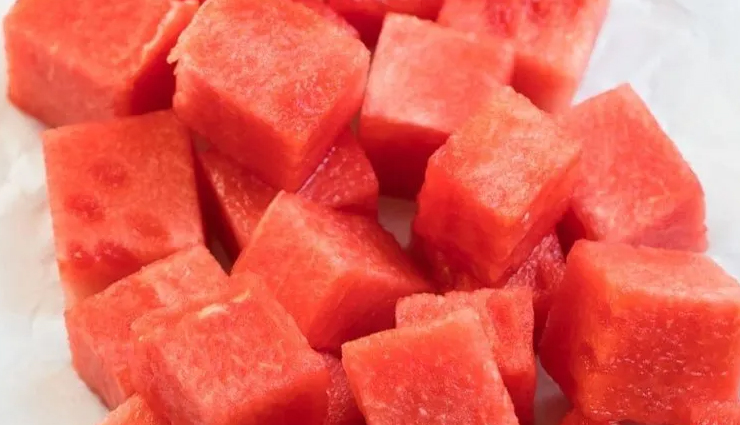 frozen watermelon mules,refreshing summer cocktail,vibrant summer drink,watermelon cocktail recipe,cool summer beverages,icy watermelon mules,chilled vodka cocktails,refreshing fruity drinks,summer party cocktails,watermelon lime mules,frozen cocktail recipes,easy summer drink ideas,vibrant and refreshing beverages,cool off with watermelon mules,creative summer cocktail twists