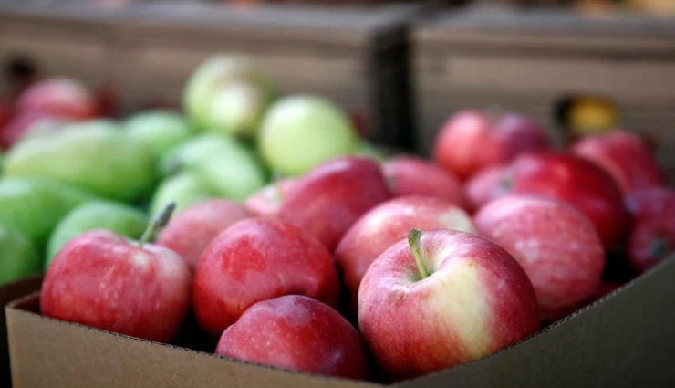 Apple,kiwi,avocado,papaya,pomegranate,pineapple,strawberry,orange,glowing skin,fruits for glowing skin,skin care tips,beauty tips