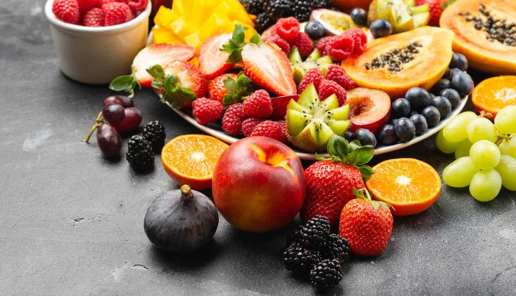 diet during periods,foods for menstrual cramps,period pain relief diet,what to eat during menstruation,irregular periods diet,menstrual health tips,natural remedies for periods,foods to avoid during period