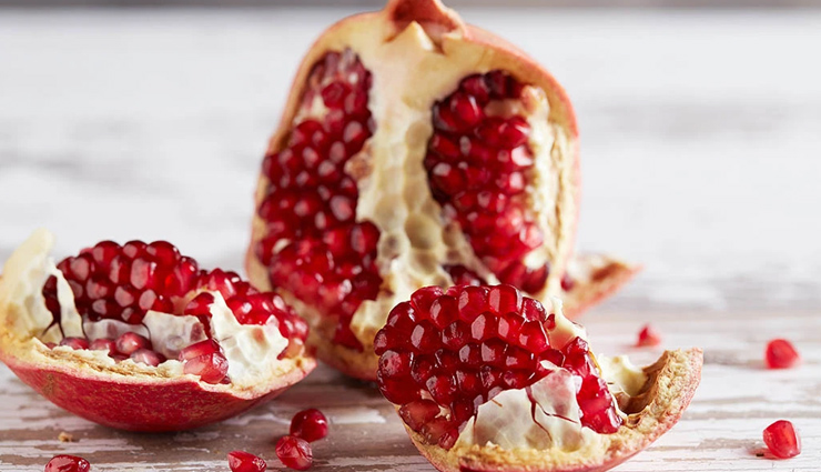 Apple,kiwi,avocado,papaya,pomegranate,pineapple,strawberry,orange,glowing skin,fruits for glowing skin,skin care tips,beauty tips