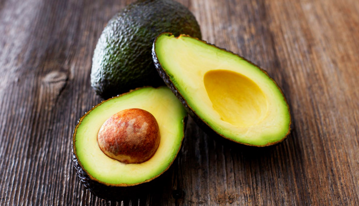 spinach,Avocados,amla,Apple,beetroot,fruits to treat dry skin,vegetables to treat dry skin,dry skin care tips,skin care tips,beauty tips